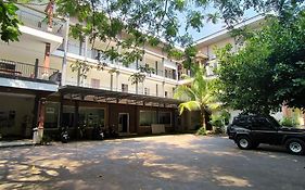 New Bandengan Beach Hotel